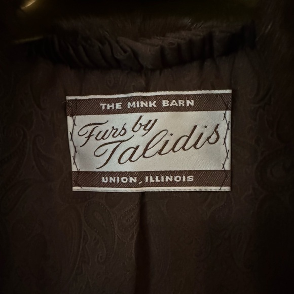 Vintage Real 100% Mink Ladies Fur Coat in Chocolate Brown - Picture 2 of 15